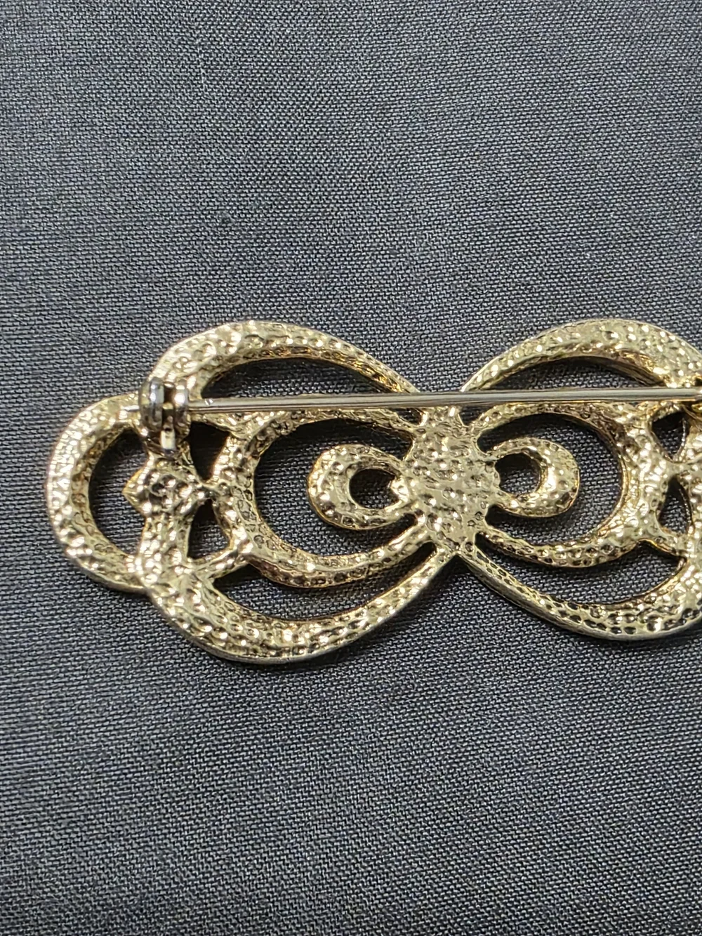 Estate Gold-Tone Vintage Art Deco Design Bow Brooch 278
